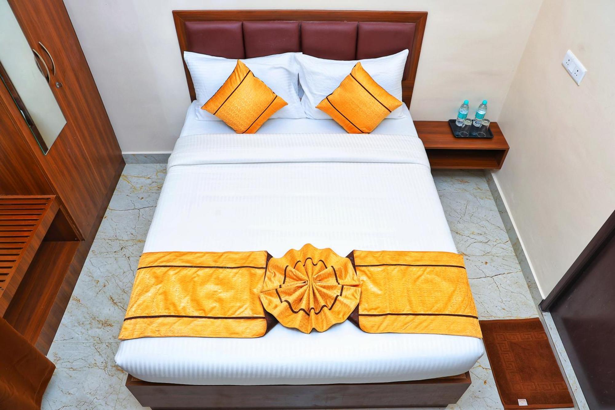 Bed and Breakfast Jn Residency Perungudi Chennai Exterior foto